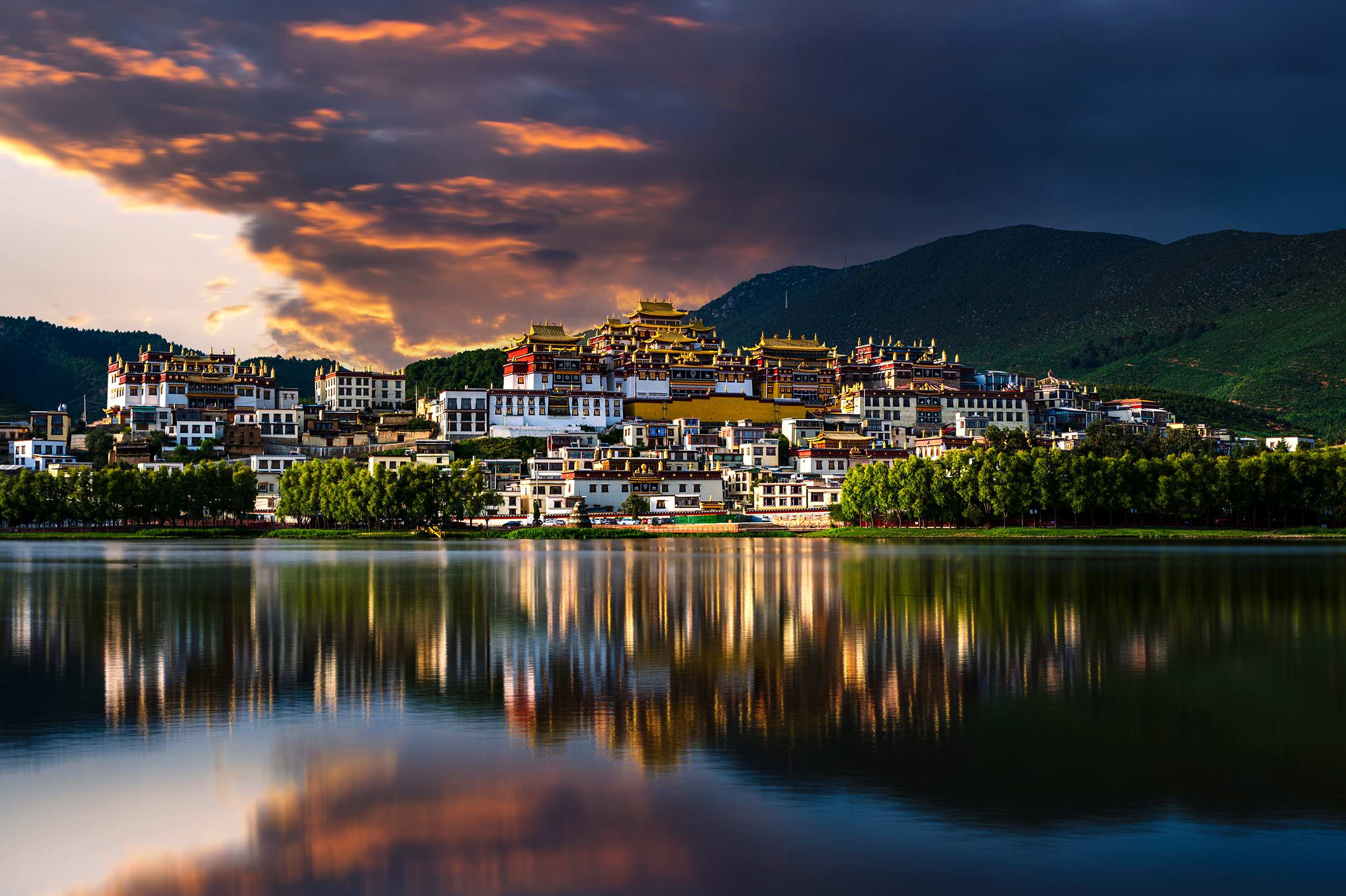 松赞林寺的空域报备